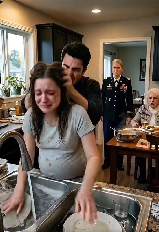 Przyłapałam mojego aroganckiego zięcia na traktowaniu mojej córki w ósmym miesiącu ciąży jak niewolnicy, zmuszając ją do szorowania naczyń w lodowatej wodzie, podczas gdy on ucztował. „Przynieś mi więcej jedzenia!” – warknął, jakby była zakładniczką. Emerytowany pułkownik przejął kontrolę. Nie krzyczałam ani nie kłóciłam się. Cicho zadzwoniłam na sekretną linię. Kilka minut później cały jego świat zamienił się w ciche piekło…